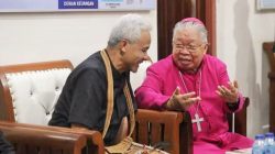 Keakraban Ganjar dengan Uskup Agung Merauke, Blak-blakan Soal Pemilu hingga Papua